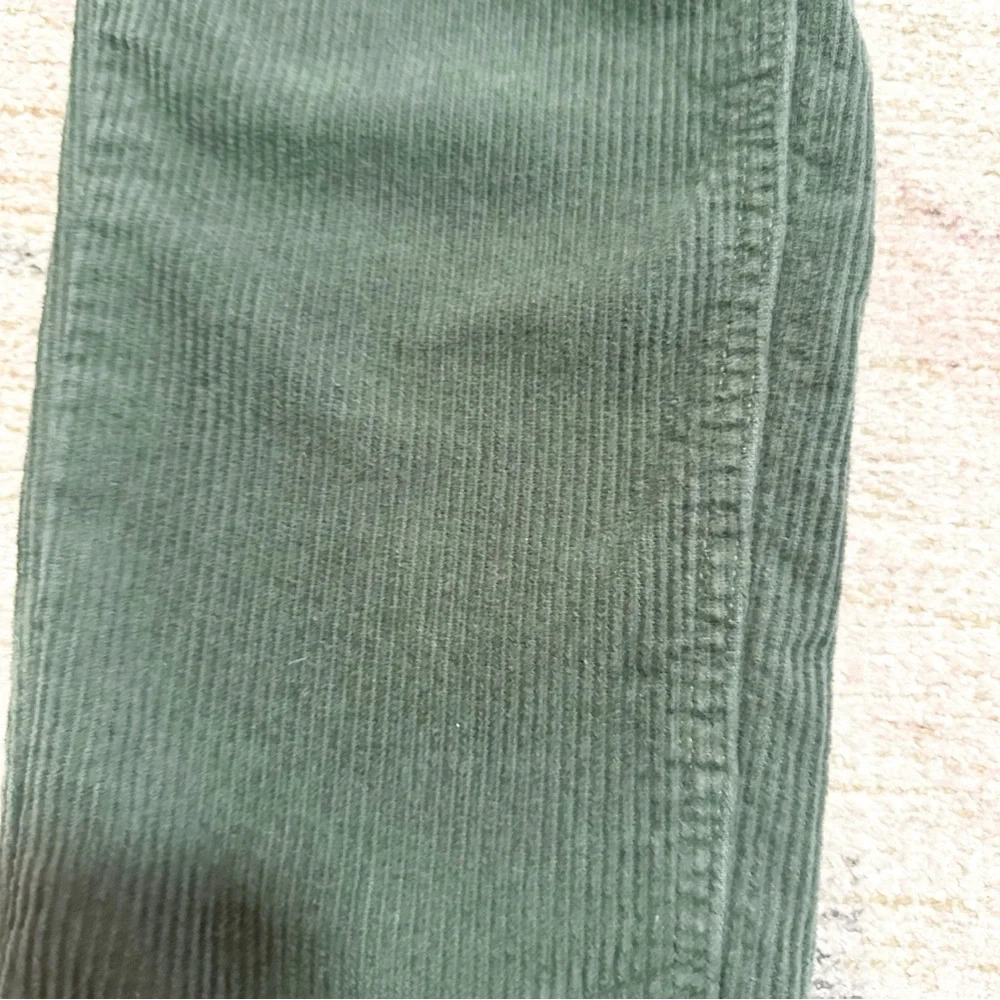 Urban outfitters BDG• Green Corduroy Mom High Rise  Pants Size 26 - Picture 11 of 14
